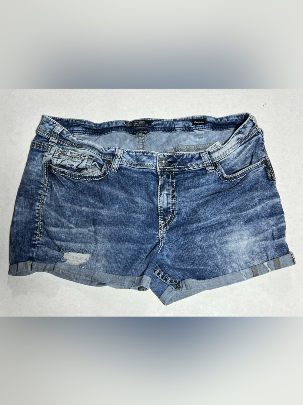 Silver boyfriend Jean shorts size 22.